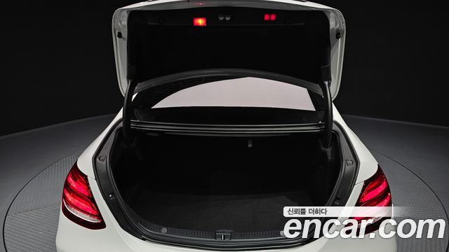 Mercedes-Benz E-Class (W213) E220d Exclusive 2019 — фото 20