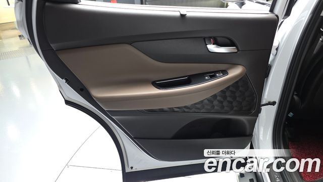 Hyundai Santa Fe Gasoline 2.5T 2WD Prestige 2021 — фото 25