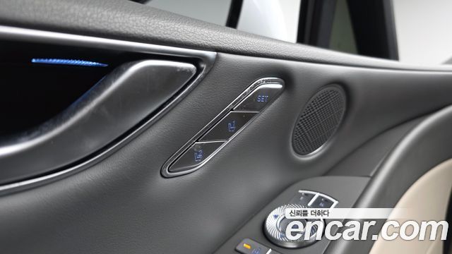 Genesis G80 (RG3) Gasoline 2.5 Turbo 2WD 2025 — фото 32