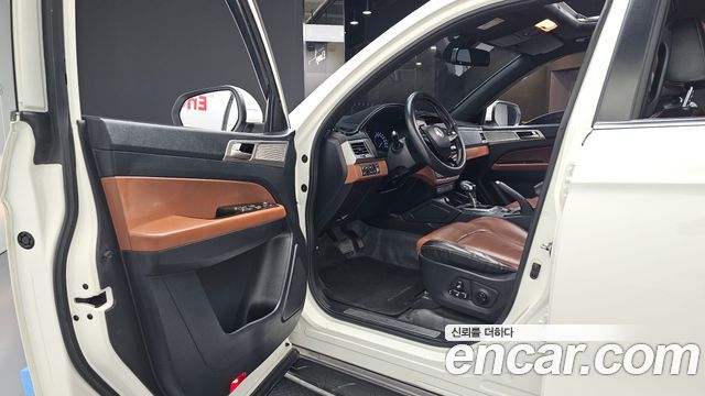 KG Mobility (SsangYong) Rexton Sports Khan Diesel 2.2 4WD Professional S (5-Link) 2019 — фото 10