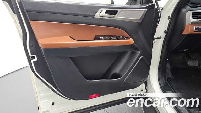 KG Mobility (SsangYong) Rexton Sports Khan Diesel 2.2 4WD Professional S (5-Link) 2019 — фото 24