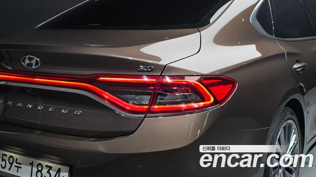 Hyundai Grandeur (IG) 3.0 Exclusive Special 2019 — фото 23