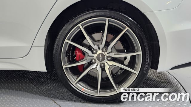 Genesis G70 2.0T Sport Package 2019 — фото 21