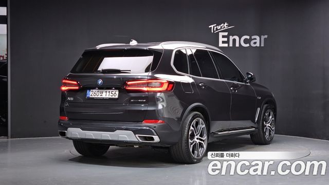 BMW X5 (G05) xDrive 45e xLine 2022 — фото 2