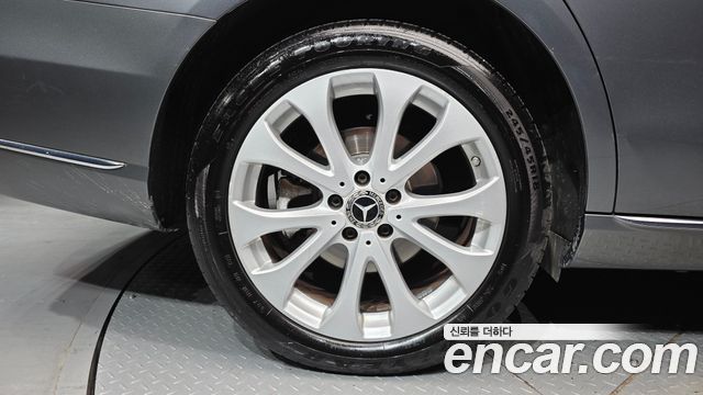 Mercedes-Benz E-Class (W213) E220d 4MATIC Exclusive 2017 — фото 5