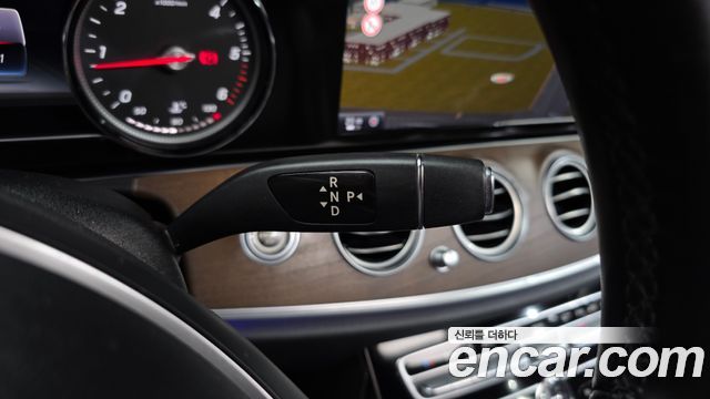 Mercedes-Benz E-Class (W213) E220d 4MATIC Exclusive 2017 — фото 9