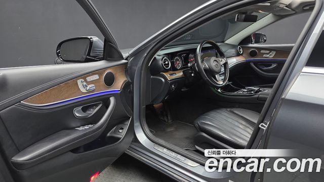 Mercedes-Benz E-Class (W213) E220d 4MATIC Exclusive 2017 — фото 10