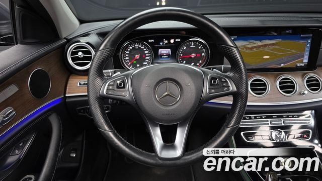 Mercedes-Benz E-Class (W213) E220d 4MATIC Exclusive 2017 — фото 17