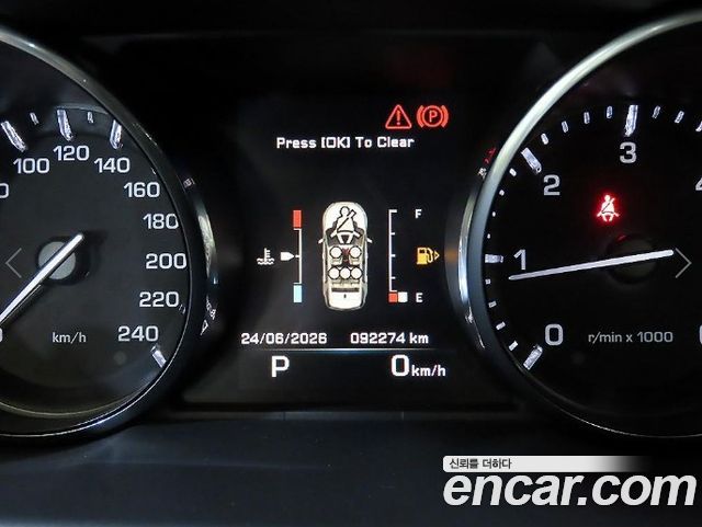Land Rover Discovery Sport 2.0 TD4 HSE Luxury 2016 — фото 9