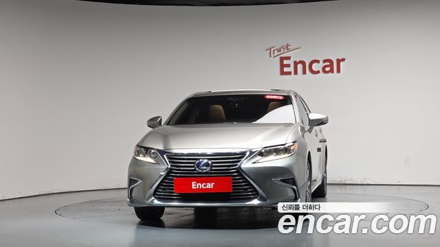 Lexus ES300h Supreme XV60 2017 — фото 3
