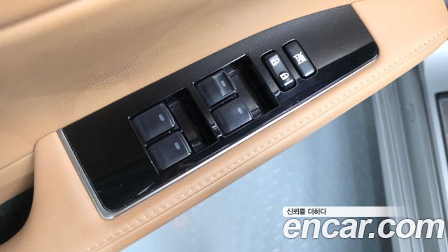 Lexus ES300h Supreme XV60 2017 — фото 34