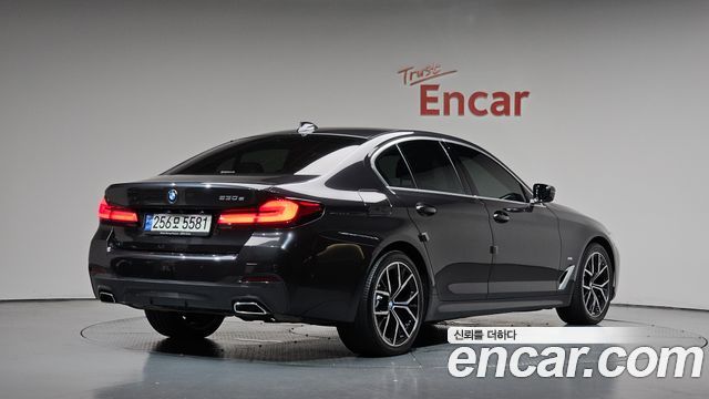 BMW 5 Series (G30) 530e M Sport 2021 — фото 2