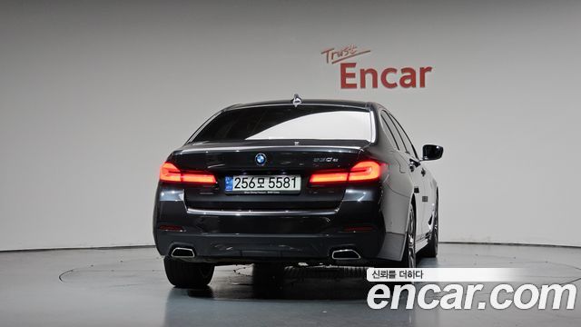 BMW 5 Series (G30) 530e M Sport 2021 — фото 4