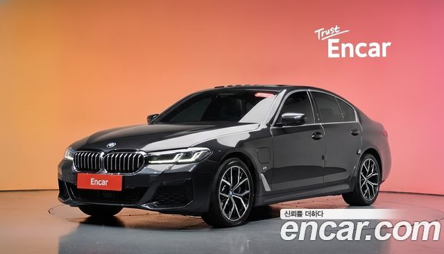 BMW 5 Series (G30) 530e M Sport 2021 — фото 1