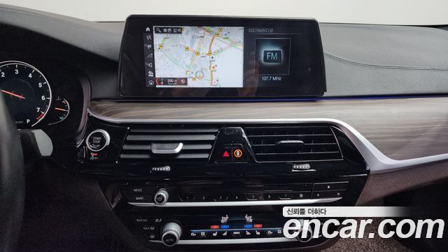 BMW 5 Series (G30) 530i xDrive M Sport Package Plus 2018 — фото 12