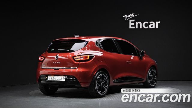Renault Korea Clio Intens Panoramic 2019 — фото 2