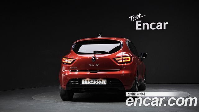 Renault Korea Clio Intens Panoramic 2019 — фото 4