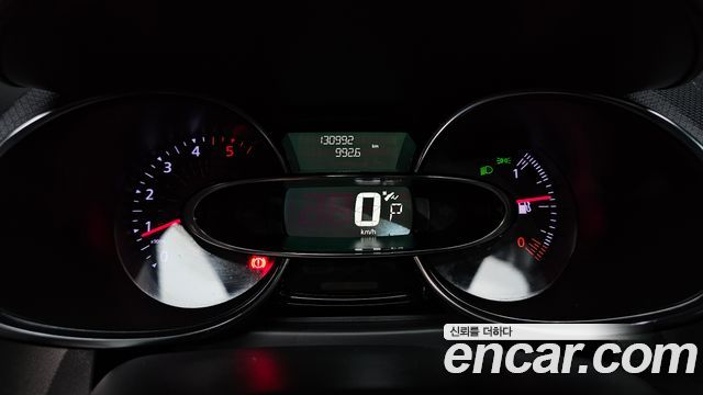 Renault Korea Clio Intens Panoramic 2019 — фото 8