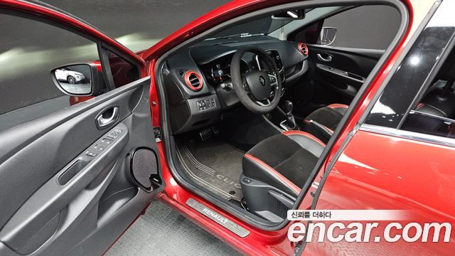 Renault Korea Clio Intens Panoramic 2019 — фото 10