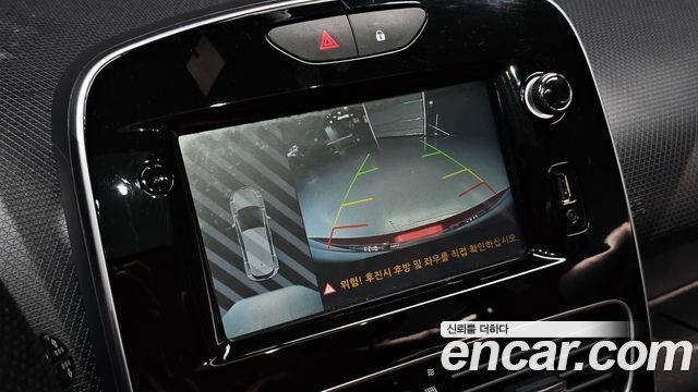 Renault Korea Clio Intens Panoramic 2019 — фото 20