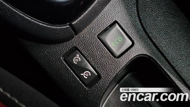 Renault Korea Clio Intens Panoramic 2019 — фото 23