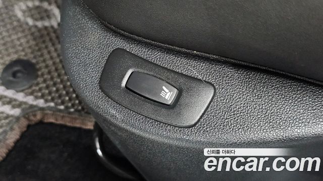 Renault Korea Clio Intens Panoramic 2019 — фото 24