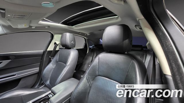 Jaguar XF (X260) 20d Prestige 2017 — фото 12