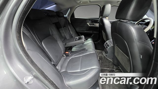 Jaguar XF (X260) 20d Prestige 2017 — фото 19