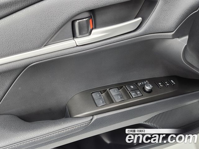 Toyota Camry (XV80) 2.5 XLE Premium Hybrid 2025 — фото 15
