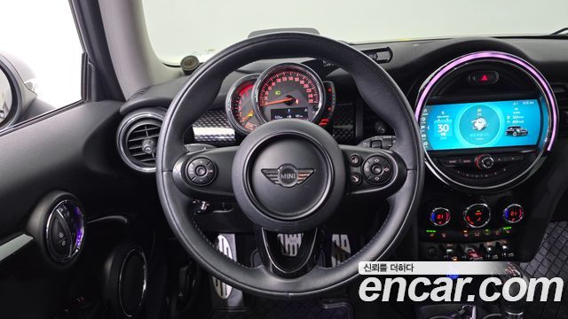 MINI Cooper SD Standard 3rd 2016 — фото 12