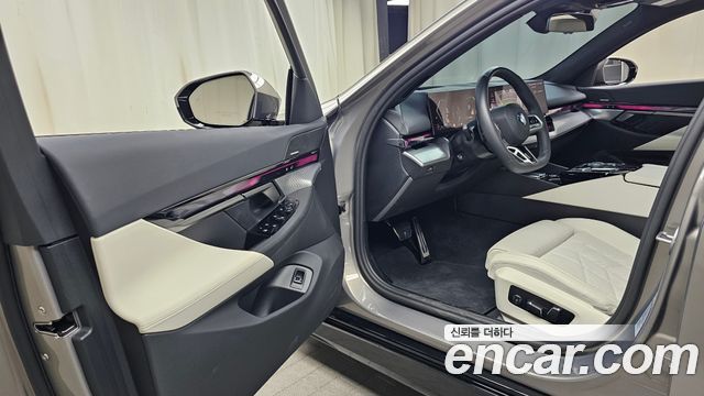 BMW 5 Series (G60) 520i M Sport 2025 — фото 10