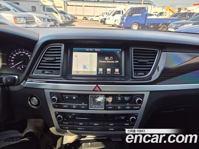Genesis G80 3.3 GDI Luxury 2017 — фото 16