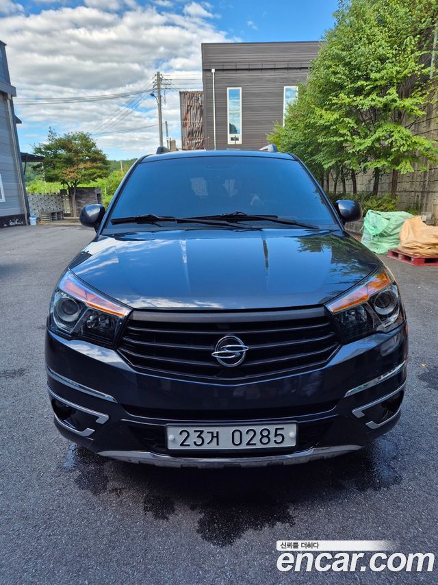 KG Mobility (SsangYong) Korando Turismo 4WD GT 9-seater
