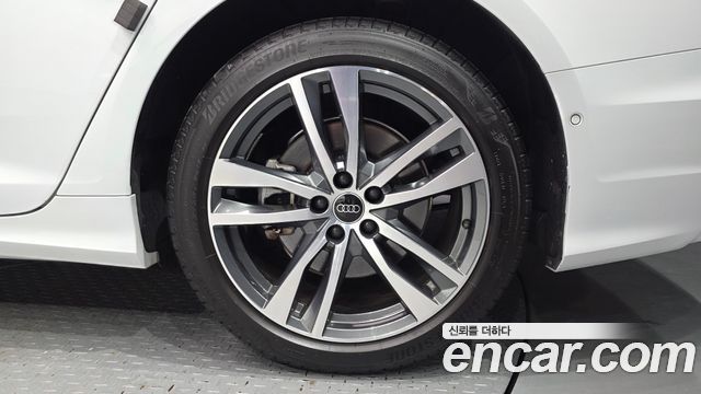 Audi A6 (C8) 45 TFSI Premium 2023 — фото 21