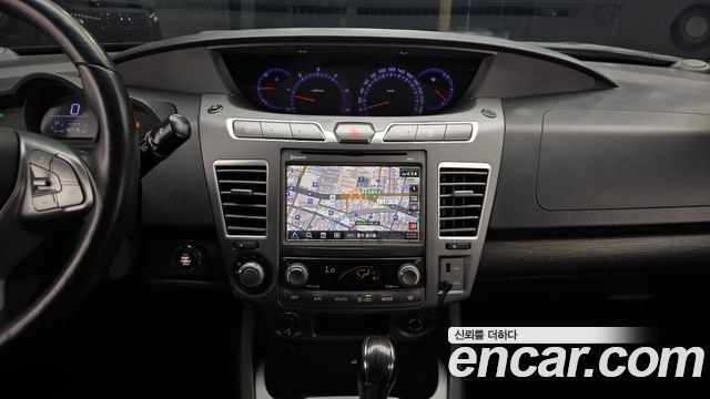 KG Mobility (SsangYong) Korando Turismo 4WD Extreme Sport 9-Seater 2019 — фото 13