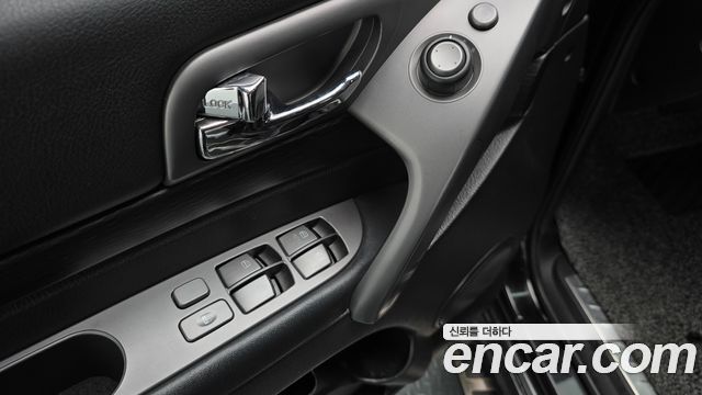KG Mobility (SsangYong) Korando Turismo 4WD Extreme Sport 9-Seater 2019 — фото 15