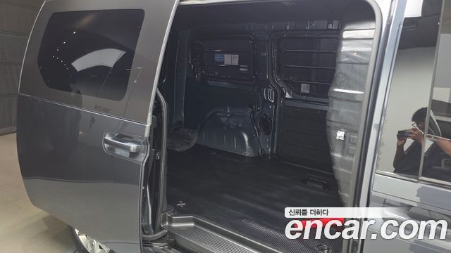 Hyundai Staria Cargo 3-Seater Modern 2023 — фото 12