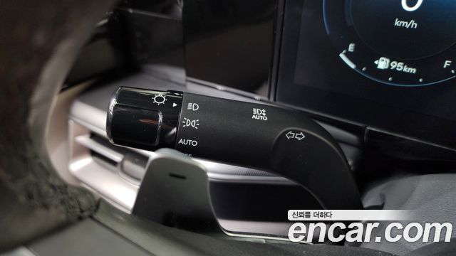 Hyundai Grandeur (GN7) 2,5 Gasoline 2WD Premium 2023 — фото 15