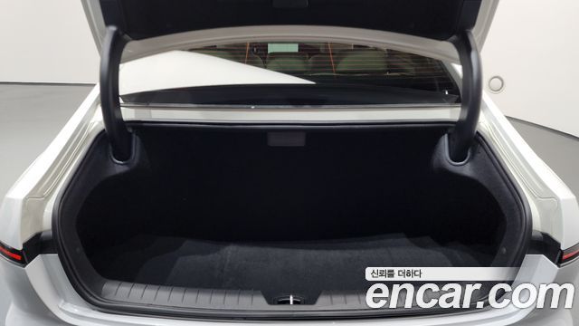 Hyundai Grandeur (GN7) 2,5 Gasoline 2WD Premium 2023 — фото 18
