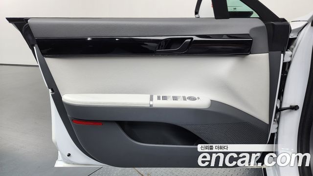 Hyundai Grandeur (GN7) 2,5 Gasoline 2WD Premium 2023 — фото 24