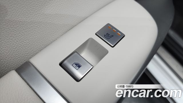 Hyundai Grandeur (GN7) 2,5 Gasoline 2WD Premium 2023 — фото 30