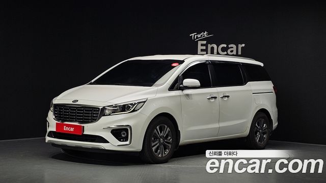 Kia Carnival 9-Seater Luxury 2020 — фото 1
