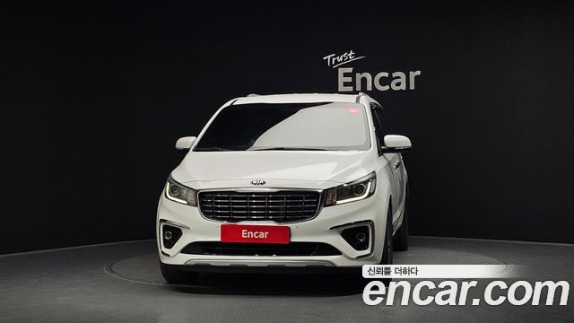 Kia Carnival 9-Seater Luxury 2020 — фото 3