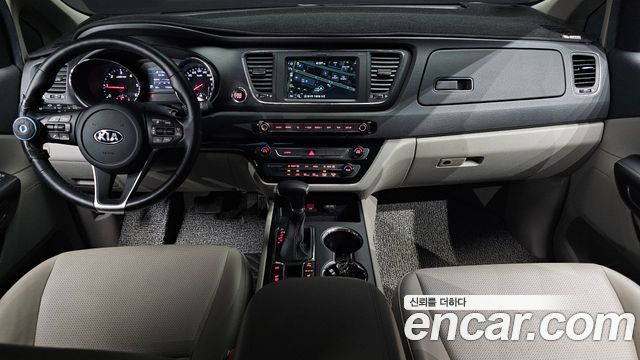 Kia Carnival 9-Seater Luxury 2020 — фото 7