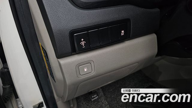 Kia Carnival 9-Seater Luxury 2020 — фото 17