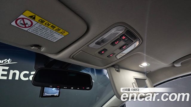 Kia Carnival 9-Seater Luxury 2020 — фото 19