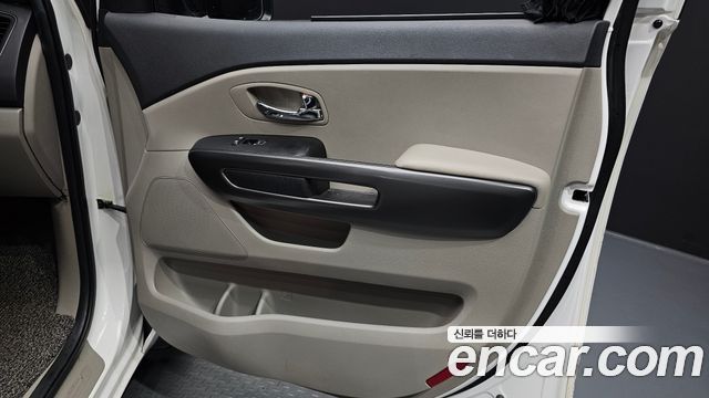 Kia Carnival 9-Seater Luxury 2020 — фото 25