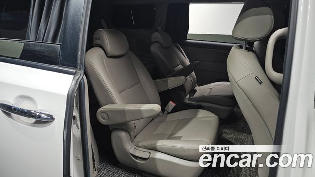 Kia Carnival 9-Seater Luxury 2020 — фото 26
