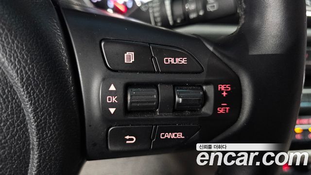 Kia Carnival 9-Seater Luxury 2020 — фото 29