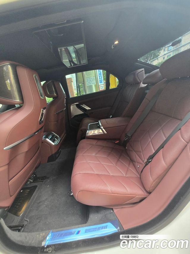 BMW i7 (G70) eDrive 50 M Sport Limited 2026 — фото 7